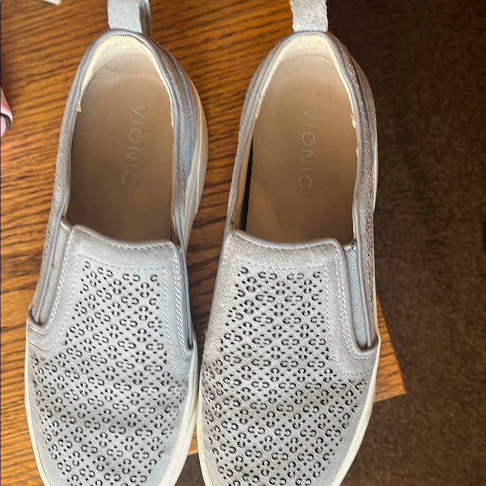 Vionic Kimmie Gray Slip-On Sneakers like new